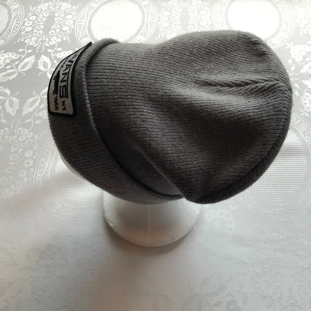 Vans Off The Wall Gray Knitted Heather Cuff Milford Patch Beanie Hat Unisex OSFM